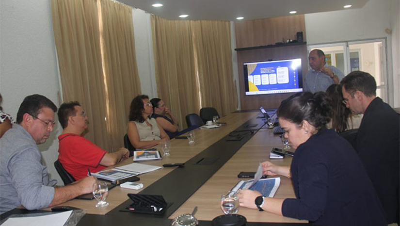 Imagem 1 - O estudo da Faculdade de Economia da UERN, apresentado na tarde desta quinta-feira, 10, na Câmara de Dirigentes Lojistas (CDL) de Mossoró, aponta ainda que este valor pode chegar R$ 443,7 milhões nos próximos três anos. Os números evidenciam a viabilidade do evento. “Esse tipo de estudo é fundamental para entender o impacto econômico do turismo de eventos e orientar os investimentos no MCJ, gerando empregos e renda”, disse o professor Leovigildo Cavalcanti, da Facem, responsável pela pesquisa. Segundo o docente, Mossoró tem potencial para ter, em breve, o segundo maior São João do País, atrás apenas de Caruaru/PE. Imagem 1 - O estudo da Faculdade de Economia da UERN, apresentado na tarde desta quinta-feira, 10, na Câmara de Dirigentes Lojistas (CDL) de Mossoró, aponta ainda que este valor pode chegar R$ 443,7 milhões nos próximos três anos. Os números evidenciam a viabilidade do evento. “Esse tipo de estudo é fundamental para entender o impacto econômico do turismo de eventos e orientar os investimentos no MCJ, gerando empregos e renda”, disse o professor Leovigildo Cavalcanti, da Facem, responsável pela pesquisa. Segundo o docente, Mossoró tem potencial para ter, em breve, o segundo maior São João do País, atrás apenas de Caruaru/PE.