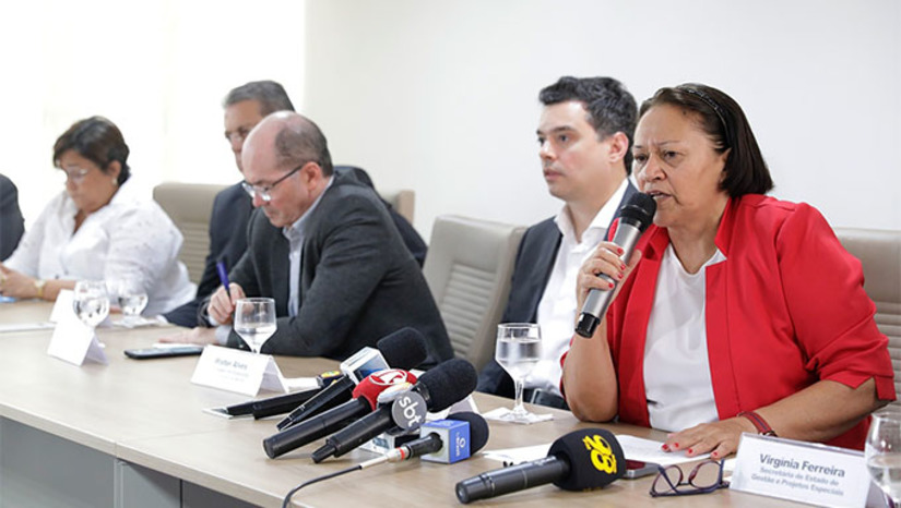 Imagem 1 - Em entrevista coletiva nesta segunda-feira, a governadora Fátima Bezerra e secretários destacaram as prioridades do novo Pac para o RN: duplicar a BR 304, concluir a Barragem de Oiticica em Jucururu, fazer o Ramal Apodi interligando a transposição da Paraiba para o Alto Oeste do Rio Grande do Norte, Construir e equipar o Hospital de Traumas com 350 leitos em Natal, instalar Infovia Potiguar de 900 km interligando as 2.760 escolas públicas no Estado e o Porto-indústria verde no muncípio de Caiçara do Norte para atender a demanda do setor eólico no mar. Imagem 1 - Em entrevista coletiva nesta segunda-feira, a governadora Fátima Bezerra e secretários destacaram as prioridades do novo Pac para o RN: duplicar a BR 304, concluir a Barragem de Oiticica em Jucururu, fazer o Ramal Apodi interligando a transposição da Paraiba para o Alto Oeste do Rio Grande do Norte, Construir e equipar o Hospital de Traumas com 350 leitos em Natal, instalar Infovia Potiguar de 900 km interligando as 2.760 escolas públicas no Estado e o Porto-indústria verde no muncípio de Caiçara do Norte para atender a demanda do setor eólico no mar.