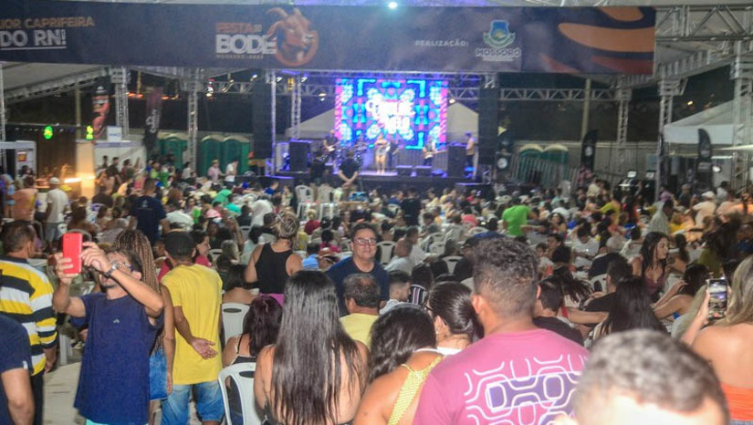 Imagem 1 - Mais de 98% dos participante aprovaram a Festa do Bode 2023, segundo dados da Ouvidora. A pesquisa foi realizada durante os quatro dias de evento, por equipe da Ouvidoria-Geral do Município. A Festa do Bode 2023 contou com uma variedade de atividades de caprinovinocultura, apresentações, barracas de comidas regionais, artesanato, música ao vivo e outros, além de grande movimentação econômica e valorização dos produtores rurais. Imagem 1 - Mais de 98% dos participante aprovaram a Festa do Bode 2023, segundo dados da Ouvidora. A pesquisa foi realizada durante os quatro dias de evento, por equipe da Ouvidoria-Geral do Município. A Festa do Bode 2023 contou com uma variedade de atividades de caprinovinocultura, apresentações, barracas de comidas regionais, artesanato, música ao vivo e outros, além de grande movimentação econômica e valorização dos produtores rurais.