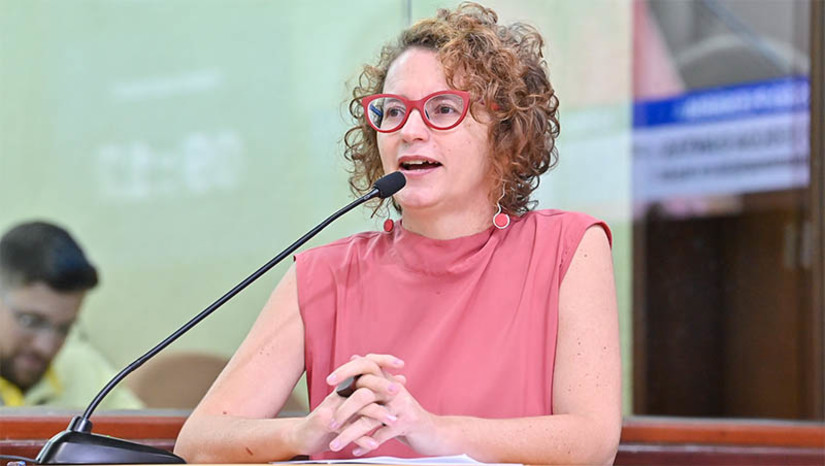 Imagem 1 -  Isolda solicita alteração em lei para desvincular a aquicultura do setor da pesca artesanal."Essa alteração é uma construção conjunta com as comunidades de pescadores artesanais e demais comunidades. Inicialmente foi uma demanda originária do 6º Encontro Estadual da Articulação Nacional de Pescadoras (ANP)" , realizada em Galinhos no mês de maio", destacou a parlamentar. A deputada afirmou que durante o evento, as mulheres pescadoras ratificaram denúncias relativas a desigualdades, violações de  direitos e  desmontes de  políticas públicas.