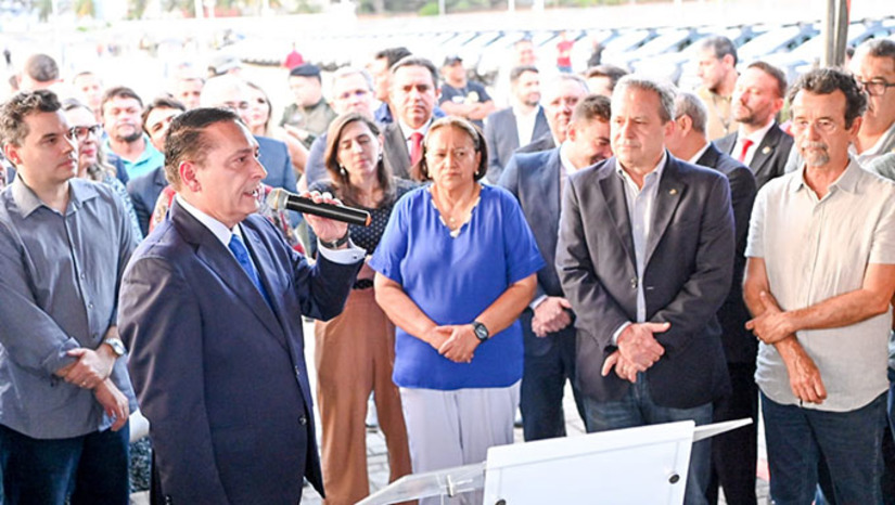 Imagem 1 - Na tarde desta quinta-feira (24), a governadora Fátima Bezerra (PT) e o secretário Nacional de Segurança Pública, Francisco Tadeu Barbosa de Alencar entregaram 150 novas viaturas em mais um ato de fortalecimento para as ações ostensivas da Polícia Militar e da Polícia Civil, no Rio Grande do Norte. Os veículos vão reforçar o trabalho ostensivo e investigativo na região Metropolitana de Natal e também do interior. Foto: Eduardo Maia Imagem 1 - Na tarde desta quinta-feira (24), a governadora Fátima Bezerra (PT) e o secretário Nacional de Segurança Pública, Francisco Tadeu Barbosa de Alencar entregaram 150 novas viaturas em mais um ato de fortalecimento para as ações ostensivas da Polícia Militar e da Polícia Civil, no Rio Grande do Norte. Os veículos vão reforçar o trabalho ostensivo e investigativo na região Metropolitana de Natal e também do interior. Foto: Eduardo Maia