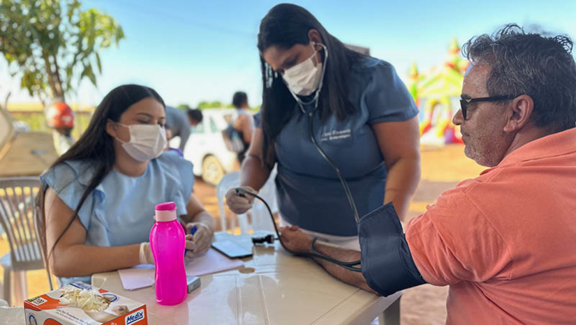 Imagem 1 - Programa “Prefeitura na Vila” chega à Vila Rio de Janeiro, em Serra do Mel, nesta sexta (1º). O programa tem como objetivo levar os serviços públicos de forma mais acessível e aproximar aos cidadãos, fortalecendo os laços entre a administração municipal e a comunidade. Por meio dele, a prefeitura também busca ouvir as necessidades e demandas da população local, enquanto oferece diversos serviços diretamente na própria vila. O encontro acontecerá a partir das 13h, nas dependências da Escola Municipal. Imagem 1 - Programa “Prefeitura na Vila” chega à Vila Rio de Janeiro, em Serra do Mel, nesta sexta (1º). O programa tem como objetivo levar os serviços públicos de forma mais acessível e aproximar aos cidadãos, fortalecendo os laços entre a administração municipal e a comunidade. Por meio dele, a prefeitura também busca ouvir as necessidades e demandas da população local, enquanto oferece diversos serviços diretamente na própria vila. O encontro acontecerá a partir das 13h, nas dependências da Escola Municipal.
