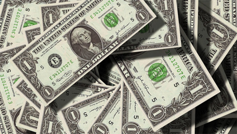 Imagem 1 - O comportamento da moeda americana, o dólar, sempre foi motivo de interesse e preocupação para os brasileiros. Ao longo dos anos, e principalmente durante o recente período de restrições, notou-se uma volatilidade acentuada do dólar em relação ao real, o que gera discussões entre especialistas, empresários e o público em geral. Mas, afinal, por que o dólar oscila tanto frente à moeda brasileira? Imagem 1 - O comportamento da moeda americana, o dólar, sempre foi motivo de interesse e preocupação para os brasileiros. Ao longo dos anos, e principalmente durante o recente período de restrições, notou-se uma volatilidade acentuada do dólar em relação ao real, o que gera discussões entre especialistas, empresários e o público em geral. Mas, afinal, por que o dólar oscila tanto frente à moeda brasileira?
