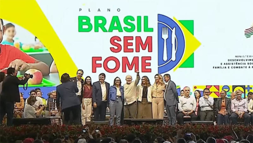 Imagem 1 - Brasil Sem Fome: portaria estabelece ações que devem ser desenvolvidas pelo programa. A Portaria Interministerial MDS/MS Nº 25, de 1º de setembro de 2023, publicada no Diário Oficial da União, estabelece as orientações para priorização e organização da atenção aos indivíduos e famílias em insegurança alimentar e nutricional no âmbito da assistência social, saúde e segurança alimentar e nutricional. Cerca de 33,1 milhão de pessoas deverão ser atendidas pelo Brasil Sem Fome. Imagem 1 - Brasil Sem Fome: portaria estabelece ações que devem ser desenvolvidas pelo programa. A Portaria Interministerial MDS/MS Nº 25, de 1º de setembro de 2023, publicada no Diário Oficial da União, estabelece as orientações para priorização e organização da atenção aos indivíduos e famílias em insegurança alimentar e nutricional no âmbito da assistência social, saúde e segurança alimentar e nutricional. Cerca de 33,1 milhão de pessoas deverão ser atendidas pelo Brasil Sem Fome.