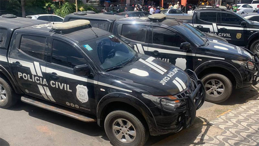 Imagem 1 - A nova decisão pela suspensão do ponto facultativo foi tomada pelo desembargador Amaury Moura Sobrinho na noite desta quinta-feira (7), às 23h33min, no plantão noturno do TJRN. No documento, o desembargador reforça que “as equipes de plantão se destinam apenas para situações excepcionais, tais como feriados e finais de semana, não se mostra plausível estender este excepcional regime de trabalho para os demais dias da semana”. E continuou: “vislumbro prejuízos à população do Estado do Rio Grande do Norte, na medida em que o serviço essencial será fornecido somente por intermédio de delegacias de plantão que, por óbvio, dificultam o acesso da população a tais serviços, repito, de caráter essencial”. Imagem 1 - A nova decisão pela suspensão do ponto facultativo foi tomada pelo desembargador Amaury Moura Sobrinho na noite desta quinta-feira (7), às 23h33min, no plantão noturno do TJRN. No documento, o desembargador reforça que “as equipes de plantão se destinam apenas para situações excepcionais, tais como feriados e finais de semana, não se mostra plausível estender este excepcional regime de trabalho para os demais dias da semana”. E continuou: “vislumbro prejuízos à população do Estado do Rio Grande do Norte, na medida em que o serviço essencial será fornecido somente por intermédio de delegacias de plantão que, por óbvio, dificultam o acesso da população a tais serviços, repito, de caráter essencial”.