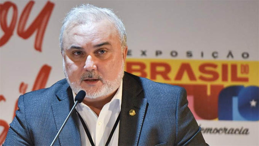 Imagem 1 - De acordo com Jean, o projeto RN Capacita é um projeto interessantíssimo que segue o princípio da inclusão produtiva, ou seja, a qualificação e inclusão no mercado de trabalho e, assim, a promoção da autonomia de diversas famílias potiguares. A emenda de sua autoria, no valor de R$ 250 mil (duzentos e cinquenta mil reais), vai beneficiar os 35 municípios potiguares. “Nosso legado com o mandato que empenhamos no Senado, com muito esforço e compromisso com o povo potiguar, foi o responsável por destinar a emenda parlamentar que viabilizou o programa, uma emenda no valor de R$ 250 mil”, afirma. Imagem 1 - De acordo com Jean, o projeto RN Capacita é um projeto interessantíssimo que segue o princípio da inclusão produtiva, ou seja, a qualificação e inclusão no mercado de trabalho e, assim, a promoção da autonomia de diversas famílias potiguares. A emenda de sua autoria, no valor de R$ 250 mil (duzentos e cinquenta mil reais), vai beneficiar os 35 municípios potiguares. “Nosso legado com o mandato que empenhamos no Senado, com muito esforço e compromisso com o povo potiguar, foi o responsável por destinar a emenda parlamentar que viabilizou o programa, uma emenda no valor de R$ 250 mil”, afirma.