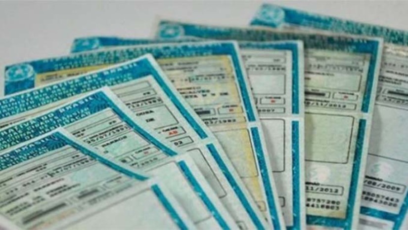 Imagem 1 - Os candidatos que já se cadastraram e precisam corrigir alguma informação passada equivocadamente, podem realizar as correções de posse do número de inscrição e CPF. A opção de edição está disponível no mesmo endereço para inscrição, no link https://cnhpopular.detran.rn.gov.br. Também é possível ler o Decreto de criação com as regras do Programa CNH Popular. Até esta terça-feira (19), a Comissão Organizadora já registrou 60.565 inscrições. Na primeira edição do Programa, em 2021, houve um total de 68.276 candidatos. Imagem 1 - Os candidatos que já se cadastraram e precisam corrigir alguma informação passada equivocadamente, podem realizar as correções de posse do número de inscrição e CPF. A opção de edição está disponível no mesmo endereço para inscrição, no link https://cnhpopular.detran.rn.gov.br. Também é possível ler o Decreto de criação com as regras do Programa CNH Popular. Até esta terça-feira (19), a Comissão Organizadora já registrou 60.565 inscrições. Na primeira edição do Programa, em 2021, houve um total de 68.276 candidatos.