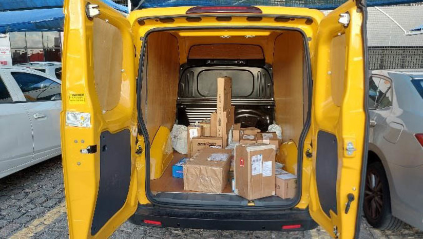 Imagem 1 -  PF cumpre mandado de prisão contra suspeito de roubo de veículo dos Correios com encomendas. O crime aconteceu no dia 24 de julho de 2023. O veículo com as mercadorias foi recuperado no mesmo dia, na cidade de Esperança. Já a prisão do suspeito foi realizada na tarde da quinta-feira (14), mas só foi divulgada pela PF nesta quarta-feira (20). O mandado, expedido pela Justiça Federal do Rio Grande do Norte, foi cumprido na Penitenciária Estadual de Parnamirim/RN, pois o suspeito já se encontrava preso em razão de flagrante – convertido em prisão preventiva, por outro crime de roubo majorado (concurso de pessoas), dessa vez contra um motorista de aplicativo e um casal.