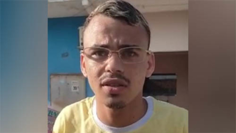 Imagem 1 - Crime de homicídio é registrado na Praia do Pontal, município de Areia Branca. De acordo com a perícia do Itep, o homicídio teria ocorrido na noite deste domingo (24), mas o corpo de Samuel da Silva Paiva só foi localizado na manhã desta segunda-feira (25), por populares que acionaram a Polícia Militar. De acordo com o delegado Rafael Laboissiere, sabe-se até o momento que a vítima era faccionada e acredita-se que possa ter sido um homicídio motivado por vingança, mas o caso ainda será investigado. Imagem 1 - Crime de homicídio é registrado na Praia do Pontal, município de Areia Branca. De acordo com a perícia do Itep, o homicídio teria ocorrido na noite deste domingo (24), mas o corpo de Samuel da Silva Paiva só foi localizado na manhã desta segunda-feira (25), por populares que acionaram a Polícia Militar. De acordo com o delegado Rafael Laboissiere, sabe-se até o momento que a vítima era faccionada e acredita-se que possa ter sido um homicídio motivado por vingança, mas o caso ainda será investigado.