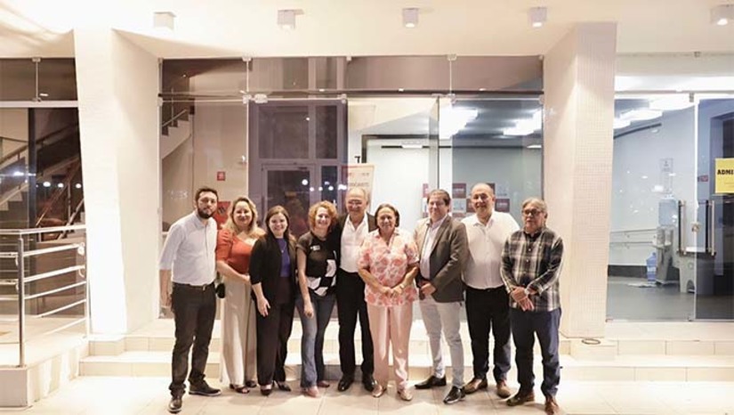 Imagem 1 - O Seminário contará com a presença de especialistas da área cultural, artistas locais, companhias de teatro e também representantes do Banco do Nordeste, UERN, Secretaria Extraordinária da Cultura e Fundação José Augusto. Será uma oportunidade para discutir amplamente sobre o funcionamento do Centro Cultural. Na ocasião, o Superintendente Estadual do Banco do Nordeste, Jeová Lins de Sá, fará a assinatura do termo de instalação do CCBN no Teatro Lauro Monte Filho. Imagem 1 - O Seminário contará com a presença de especialistas da área cultural, artistas locais, companhias de teatro e também representantes do Banco do Nordeste, UERN, Secretaria Extraordinária da Cultura e Fundação José Augusto. Será uma oportunidade para discutir amplamente sobre o funcionamento do Centro Cultural. Na ocasião, o Superintendente Estadual do Banco do Nordeste, Jeová Lins de Sá, fará a assinatura do termo de instalação do CCBN no Teatro Lauro Monte Filho.