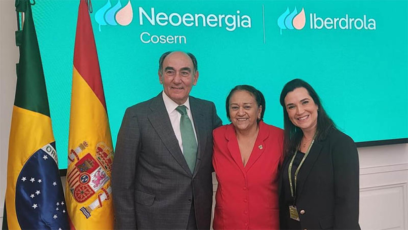 Imagem 1 - Energias renováveis é tema do segundo dia de reuniões do Governo do RN na Espanha. A pauta teve foco no hidrogênio verde, combustível limpo, essencial para a descarbonização do planeta. Pela manhã, a governadora Fátima Bezerra foi recebida na sede da Iberdrola, em Madri, pela diretora-presidente da Neoenergia Cosern, Fabiana Carvalho Lopes e pelo superintendente de operações Marcelo Lopes e se reuniu com o presidente do grupo, José Ignácio Galán. A agenda desta quarta-feira (04) é um desdobramento da parceria do Governo do Estado com o grupo espanhol, através de Memorando de Entendimento (MoU), para a instalação de uma usina eólica offshore na Costa do RN e desenvolvimento do Porto-Indústria Verde no Litoral Norte. Imagem 1 - Energias renováveis é tema do segundo dia de reuniões do Governo do RN na Espanha. A pauta teve foco no hidrogênio verde, combustível limpo, essencial para a descarbonização do planeta. Pela manhã, a governadora Fátima Bezerra foi recebida na sede da Iberdrola, em Madri, pela diretora-presidente da Neoenergia Cosern, Fabiana Carvalho Lopes e pelo superintendente de operações Marcelo Lopes e se reuniu com o presidente do grupo, José Ignácio Galán. A agenda desta quarta-feira (04) é um desdobramento da parceria do Governo do Estado com o grupo espanhol, através de Memorando de Entendimento (MoU), para a instalação de uma usina eólica offshore na Costa do RN e desenvolvimento do Porto-Indústria Verde no Litoral Norte.