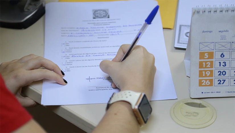 Imagem 1 -  Mossoró tem 747 vagas de emprego disponíveis nesta quarta-feira (4). As oportunidades são para pessoas que residem em Mossoró. Para concorrer às vagas, os candidatos precisam estar cadastrados no Painel de Empregos da Secretaria Municipal de Desenvolvimento Econômico, Inovação e Turismo (SEDINT). Cada cargo tem pré-requisitos específicos que podem ser consultados no site da Prefeitura de Mossoró, na aba “Painel de Empregos”.
