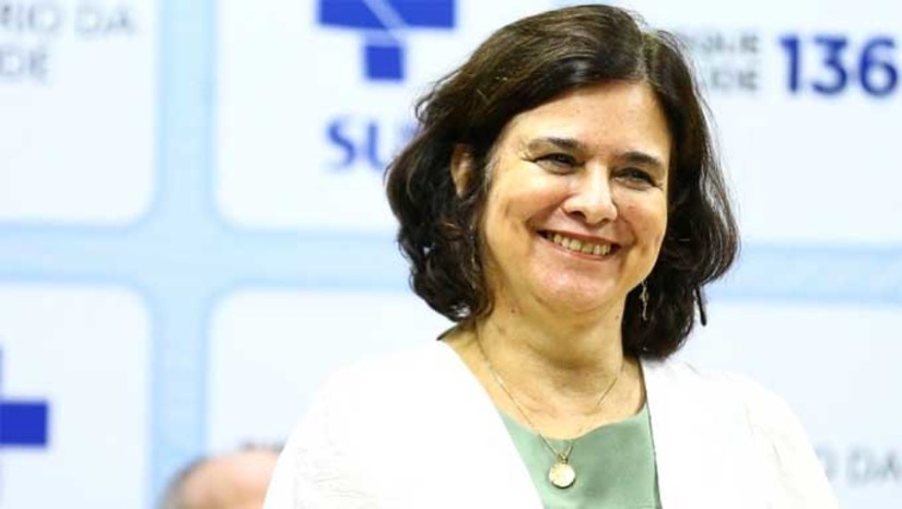 Imagem 1 - Acompanhada da governadora Fátima Bezerra, a ministra Nísia Trindade vai até Caicó para inaugurar a Policlínica do Seridó. Na oportunidade, também será lançado o Caderno dos Consórcios Interfederativos de Saúde e ainda ocorrerá a assinatura do Acordo de Cooperação Técnica para a execução das obras de implantação do Aterro Sanitário de Caicó. A Policlínica do Seridó é o primeiro fruto direto da política de regionalização da saúde pública no Rio Grande do Norte através dos Consórcios Interfederativos de Saúde (CIS) entre as gestões estadual e municipais. Imagem 1 - Acompanhada da governadora Fátima Bezerra, a ministra Nísia Trindade vai até Caicó para inaugurar a Policlínica do Seridó. Na oportunidade, também será lançado o Caderno dos Consórcios Interfederativos de Saúde e ainda ocorrerá a assinatura do Acordo de Cooperação Técnica para a execução das obras de implantação do Aterro Sanitário de Caicó. A Policlínica do Seridó é o primeiro fruto direto da política de regionalização da saúde pública no Rio Grande do Norte através dos Consórcios Interfederativos de Saúde (CIS) entre as gestões estadual e municipais.