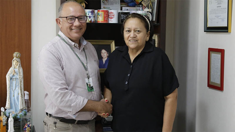 Imagem 1 - Werner Farkatt é anunciado como novo diretor-geral do Idema do Rio Grande do Norte. Geólogo, Werner já era diretor técnico do Instituto, desde de 2019. Agora assa a comandar a autarquia. O anúncio foi feito pela governadora Fátima Bezerra, nesta segunda-feira (23), na sede da Governadoria, nas presenças do diretor Administrativo, Marcílio Lucena e do ex-diretor-geral, Leon Aguiar, que pediu exoneração do cargo na semana passada, por motivos pessoais. Imagem 1 - Werner Farkatt é anunciado como novo diretor-geral do Idema do Rio Grande do Norte. Geólogo, Werner já era diretor técnico do Instituto, desde de 2019. Agora assa a comandar a autarquia. O anúncio foi feito pela governadora Fátima Bezerra, nesta segunda-feira (23), na sede da Governadoria, nas presenças do diretor Administrativo, Marcílio Lucena e do ex-diretor-geral, Leon Aguiar, que pediu exoneração do cargo na semana passada, por motivos pessoais.