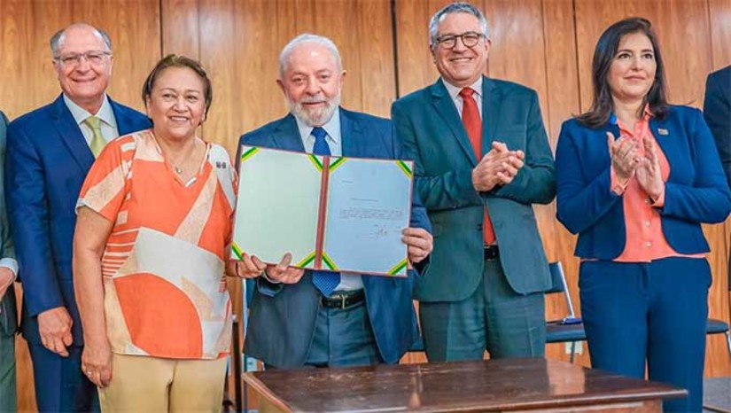 Imagem 1 -  A Governadora Fátima Bezerra representou todos os governantes do Brasil. Conselho visa articular ações conjuntas de políticas públicas com entes municipais, estaduais e federais. Entre as principais atribuições do grupo estão as missões de construir agendas de políticas públicas e reformas prioritárias, ajudar a criar e melhorar políticas nacionais implementadas com a participação dos diversos níveis de governo.