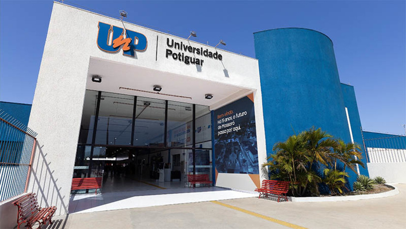 Imagem 1 -  Universidade Potiguar é destaque em levantamento nacional do Guia da Faculdade 2023. O levantamento atribui a 15 cursos avaliados a classificação de 4 estrelas, enquanto outros 44 cursos receberam 3 estrelas. “O resultado final desse levantamento é um indicador que espelha nosso comprometimento com a qualidade acadêmica e nossa constante busca por proporcionar a melhor experiência aos nossos estudantes”, afirma o diretor da Universidade Potiguar, Guilherme Guerra.