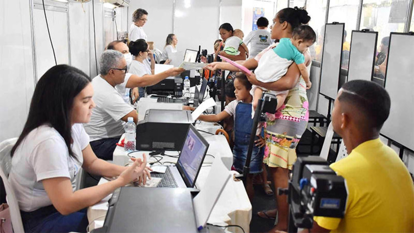 Imagem 1 - Lotação no setor hoteleiro de Mossoró provoca adiamento da instalação da ALRN na cidade. O legislativo estadual seria instalado na capital do oeste nos dias 22 e 23 de novembro. No entanto, a lotação do setor hoteleiro da cidade, com reservas esgotadas para o Mossoró Oil & Gas Expo (Moge), na mesma data, tornou inviável a estadia em Mossoró dos deputados estaduais e equipe da ALRN e do projeto Assembleia e Você. “Como em dezembro há a festa de Santa Luzia, na mesma área onde será instalada a estrutura do Assembleia e Você, programamos a nova data para março, mês da emancipação política de Mossoró”, disse o vereador Lawrence Amorim, um dos articuladores da instalação da ALRN em Mossoró. Imagem 1 - Lotação no setor hoteleiro de Mossoró provoca adiamento da instalação da ALRN na cidade. O legislativo estadual seria instalado na capital do oeste nos dias 22 e 23 de novembro. No entanto, a lotação do setor hoteleiro da cidade, com reservas esgotadas para o Mossoró Oil & Gas Expo (Moge), na mesma data, tornou inviável a estadia em Mossoró dos deputados estaduais e equipe da ALRN e do projeto Assembleia e Você. “Como em dezembro há a festa de Santa Luzia, na mesma área onde será instalada a estrutura do Assembleia e Você, programamos a nova data para março, mês da emancipação política de Mossoró”, disse o vereador Lawrence Amorim, um dos articuladores da instalação da ALRN em Mossoró.