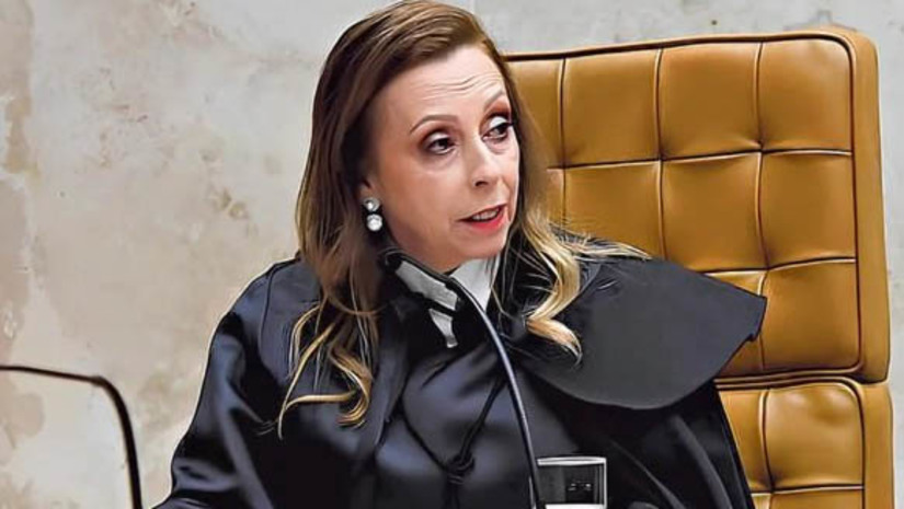   [COLUNA ESPLANADA] Uma informação bomba circula nos corredores do MPF. Pressionada por alguns grupos da base, entre eles procuradores mais afinados com a Lava-Jato, a procuradora-geral interina Elizeta Ramos vai convocar eleições para o comando das procuradorias da República nos Estados e no Distrito Federal. A eleição, marcada para a próxima semana, pode redefinir o jogo de forças dentro do Ministério Público e engessar a administração do futuro procurador-geral, caso o presidente Lula da Silva decida escolher outro nome, que não Elizeta, para chefiar a PGR.Em tese, um novo procurador-geral até poderia anular a decisão de Elizeta e convocar novas eleições. Mas a iniciativa seria fonte de enorme desgaste. A Coluna ainda não obteve uma resposta oficial do MPF.