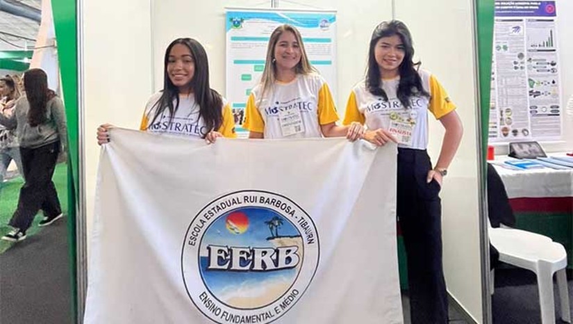 Imagem 1 - Uma das premiações foi o 2º lugar na categoria de Ciências Ambientais, no entanto, a conquista mais impressionante veio na forma de uma credencial para a Internacional Science and Engineering Fair (ISEF) em Los Angeles, Estados Unidos. Esta é a primeira vez na história que Tibau recebe esse reconhecimento internacional. Imagem 1 - Uma das premiações foi o 2º lugar na categoria de Ciências Ambientais, no entanto, a conquista mais impressionante veio na forma de uma credencial para a Internacional Science and Engineering Fair (ISEF) em Los Angeles, Estados Unidos. Esta é a primeira vez na história que Tibau recebe esse reconhecimento internacional.