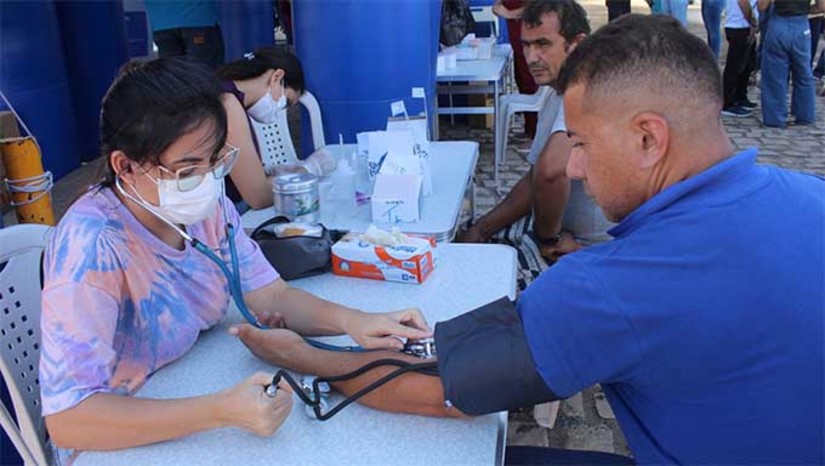 Imagem 1 -  A campanha “Novembro Azul” tem o objetivo de alertar para a importância do diagnóstico precoce do câncer de próstata, que no Brasil é o mais frequente entre os homens depois do câncer de pele. Trata-se do maior movimento em prol da saúde masculina.  Em Mossoró, a Secretaria Municipal de Saúde (SMS) intensificará as ações de prevenção à doença. Uma ampla programação foi planejada para atender ao público masculino nas zonas urbana e rural do município. Atividades serão realizadas nos equipamentos públicos, empresas privadas e em outros espaços estratégicos para atender ao público-alvo da campanha.