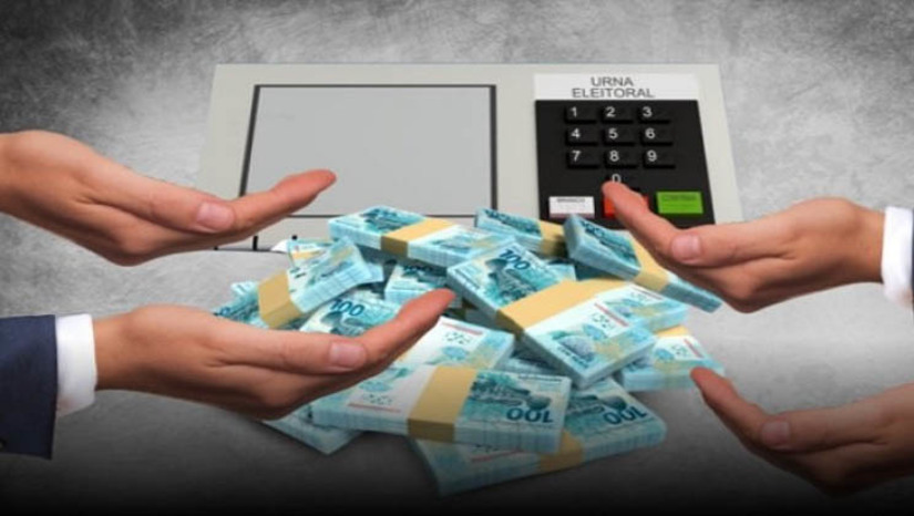 Imagem 1 -  [COLUNA ESPLANADA] Dirigentes partidários e líderes na Câmara dos Deputados e no Senado deflagraram, nos bastidores, um movimento para inflar o Fundo Eleitoral para as eleições municipais do próximo ano. Na campanha de 2022 – para bancar gastos de candidatos aos cargos de presidente da República, governador, senador e deputados federal e estadual - foram disponibilizados cerca de R$ 5 bi em dinheiro público. Um dos movimentos, que une caciques dos principais partidos na Câmara – como PL e PT – defende a elevação do Fundão para quase R$ 6 bi. Em tempo: na última eleição municipal, em 2020, o valor do Fundo Eleitoral foi de R$ 2 bilhões.