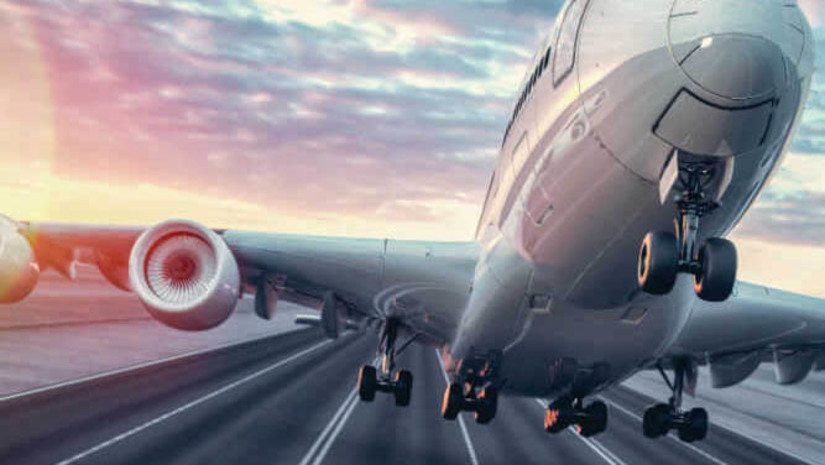   [COLUNA ESPLANADA] As companhias aéreas ocupam a quinta posição no ranking de segmentos de mercado com maior número de reclamações registradas pela Secretaria Nacional do Consumidor. Conforme dados solicitados pela Coluna, somente em 2023 o setor registrou 77.306 reclamações, com índice de solução de 81,83%. O índice médio de solução registrado no portal da Senacon é de 76,85%. O setor registra bons números quando comparado a outros segmentos. O segmento de Viagens, Turismo e Hotelaria, por exemplo, é o terceiro com maior número de reclamações, registrando 97.265 reclamações e com índice médio de solução de 52,96%. As companhias aéreas mais conhecidas - como a Gol, Tam e a Azul -, têm índice de solução acima de 80% e 100% de reclamações respondidas. Em nota de 1 a 5, a avaliação das empresas de transporte aéreo é de 3,56.