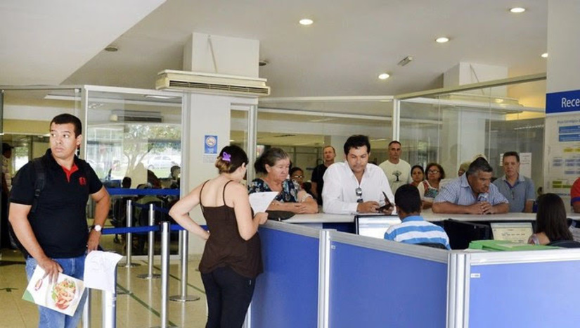 Imagem 1 -  O PEFPS priorizará processos administrativos cuja análise tenha superado 45 dias ou que tenham prazo judicial expirado. Conforme o artigo 2º da Lei, o programa também será integrado pelos serviços médicos periciais realizados nas unidades da Previdência Social, sem oferta regular de atendimento; realizados nas unidades da Previdência Social cujo prazo máximo para agendamento seja superior a 30 dias; pelos serviços com prazo judicial expirado; relativos à análise documental realizados em dias úteis (após as 18h) e em dias não úteis; e ainda os relativos a servidor público federal, nos casos de licença por motivo de doença em pessoa da família ou para tratamento da própria saúde.