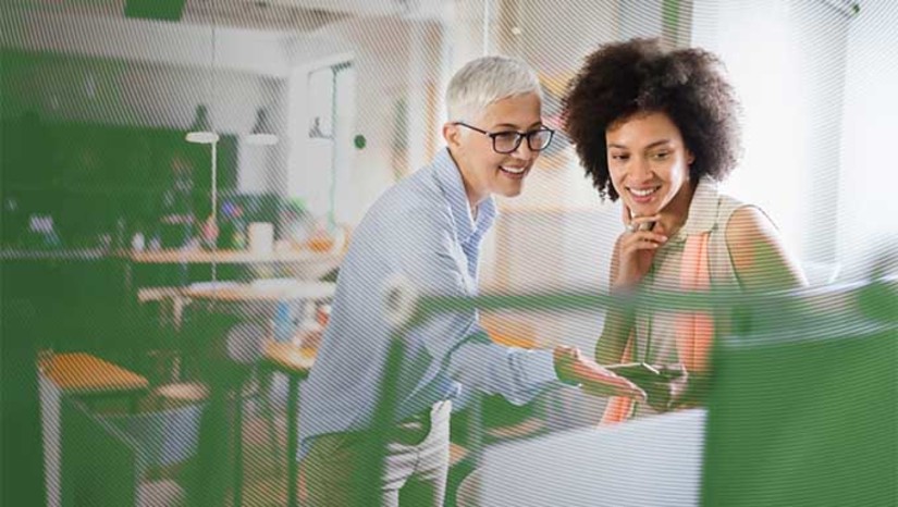 Imagem 1 - O objetivo da iniciativa é aperfeiçoar o inglês dos participantes para melhorar suas chances de acesso ao mercado de trabalho e proporcionar oportunidades em ambientes profissionais. O programa será realizado em cinco níveis, tem duração de 16 semanas e inclui 12 aulas em grupo com tutoria online. As inscrições estão abertas até o dia 13 de dezembro no portal Santander Bolsas. O treinamento é 100% gratuito e não é necessário ser cliente do Banco ou ter curso superior. Imagem 1 - O objetivo da iniciativa é aperfeiçoar o inglês dos participantes para melhorar suas chances de acesso ao mercado de trabalho e proporcionar oportunidades em ambientes profissionais. O programa será realizado em cinco níveis, tem duração de 16 semanas e inclui 12 aulas em grupo com tutoria online. As inscrições estão abertas até o dia 13 de dezembro no portal Santander Bolsas. O treinamento é 100% gratuito e não é necessário ser cliente do Banco ou ter curso superior.