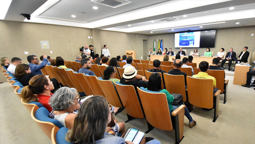 Imagem 1 - A afirmação foi feita durante audiência pública realizada na Assembleia Legislativa do Rio Grande do Norte na tarde desta quinta-feira, dia 16. Segundo os especialistas, as crianças também diminuem capacidade de raciocínio, limita o desenvolvimento da construção de pensamento lógico e reduz a faculdade de observações críticas e os níveis de concentração Imagem 1 - A afirmação foi feita durante audiência pública realizada na Assembleia Legislativa do Rio Grande do Norte na tarde desta quinta-feira, dia 16. Segundo os especialistas, as crianças também diminuem capacidade de raciocínio, limita o desenvolvimento da construção de pensamento lógico e reduz a faculdade de observações críticas e os níveis de concentração
