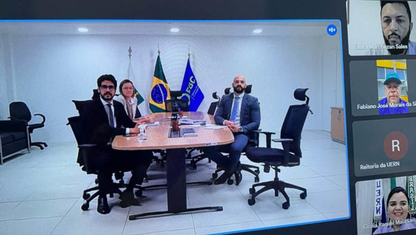 Imagem 1 - UERN terá terá um canal público de TV e uma FM Educativa a partir de 2024A Universidade do Estado do Rio Grande do Norte vai operar um canal de TV educativo, em Mossoró, em parceria com a Empresa Brasil de Comunicação (EBC). A informação foi repassada à reitora pelo diretor-presidente da empresa pública federal, Jean Lima, pelo gerente executivo de planejamento da EBC, Vancarlos Alves, e pela secretária executiva da EBC, Janete Coelho. O acordo de cooperação será assinado esta semana, quando a reitora cumprirá agenda em Brasília. Imagem 1 - UERN terá terá um canal público de TV e uma FM Educativa a partir de 2024A Universidade do Estado do Rio Grande do Norte vai operar um canal de TV educativo, em Mossoró, em parceria com a Empresa Brasil de Comunicação (EBC). A informação foi repassada à reitora pelo diretor-presidente da empresa pública federal, Jean Lima, pelo gerente executivo de planejamento da EBC, Vancarlos Alves, e pela secretária executiva da EBC, Janete Coelho. O acordo de cooperação será assinado esta semana, quando a reitora cumprirá agenda em Brasília.