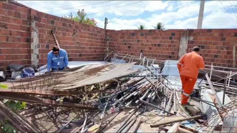 Imagem 1 - Polícia prende um suspeito de furto de energia e outro de receptação qualificada em Mossoró. As prisões aconteceram nesta quarta-feira (22), no âmbito da "Operação Tarega", deflagrada nesta manhã, tendo como alvo sucatas da cidade de Mossoró. O objetivo foi fiscalizar os estabelecimentos e reprimir a compra e venda de materiais e equipamentos das Companhias de Serviços, tais como fios de cobre. Com os suspeitos foram apreendidos diversos materiais de origem criminosa. Imagem 1 - Polícia prende um suspeito de furto de energia e outro de receptação qualificada em Mossoró. As prisões aconteceram nesta quarta-feira (22), no âmbito da "Operação Tarega", deflagrada nesta manhã, tendo como alvo sucatas da cidade de Mossoró. O objetivo foi fiscalizar os estabelecimentos e reprimir a compra e venda de materiais e equipamentos das Companhias de Serviços, tais como fios de cobre. Com os suspeitos foram apreendidos diversos materiais de origem criminosa.