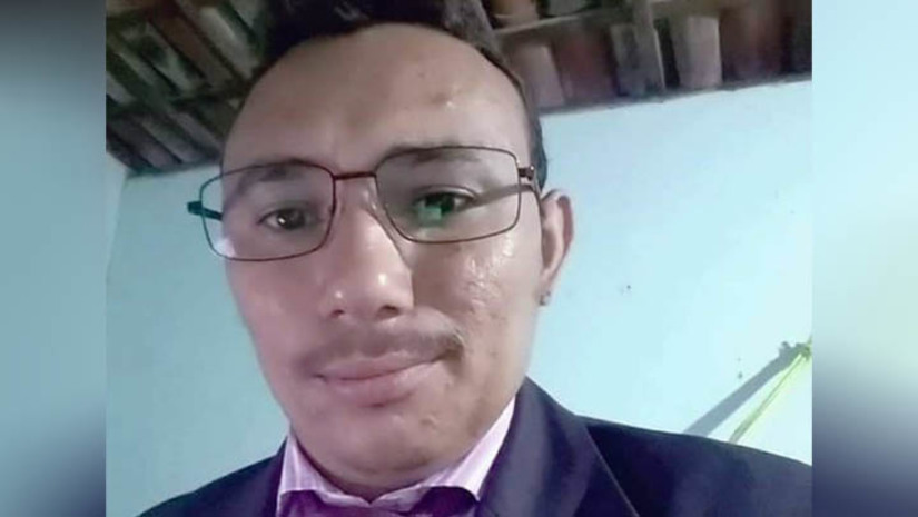 Imagem 1 - Homem é encontrado morto a tiros no Dom Jaime Câmara, em Mossoró. A polícia militar foi acionada no início da manhã desta segunda-feira (27), para averiguar a existência de um corpo em um descampado, na região das Malvinas. A vítima foi identificada apenas pelo primeiro nome, Ranieri, também conhecido como “Tiringa”. De acordo com o Sargento Neves, que atendeu a ocorrência, ele tinha ferimentos na região da cabeça, nas mãos e nas pernas, compatíveis com disparos de arma de fogo. O corpo de Ranieri foi removido para exames na sede do Itep. A DHPP vai investigar a motivação e autoria do crime. Imagem 1 - Homem é encontrado morto a tiros no Dom Jaime Câmara, em Mossoró. A polícia militar foi acionada no início da manhã desta segunda-feira (27), para averiguar a existência de um corpo em um descampado, na região das Malvinas. A vítima foi identificada apenas pelo primeiro nome, Ranieri, também conhecido como “Tiringa”. De acordo com o Sargento Neves, que atendeu a ocorrência, ele tinha ferimentos na região da cabeça, nas mãos e nas pernas, compatíveis com disparos de arma de fogo. O corpo de Ranieri foi removido para exames na sede do Itep. A DHPP vai investigar a motivação e autoria do crime.