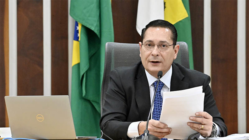   Presidente da ALRN apresenta voto de pesar pela morte de Padre Sátiro. O padre, que faleceu nesta segunda-feira (27), foi homenageado na sessão de hoje (28), na Assembleia Legislativa do Rio Grande do Norte. O voto de pesar, apresentado pelo deputado Ezequiel Ferreira, foi subscrito por outros parlamentares. 