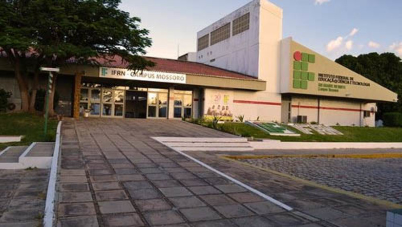 Imagem 1 - ProfEPT oferta 14 vagas de Mestrado Profissional no campus do IFRN em MossoróAs inscrições já podem ser realizadas, por meio do site do Programa de Pós-Graduação em Educação Profissional e Tecnológica (ProfEPT), e seguem até o dia 4 de janeiro de 2024. Ao todo são 654 vagas, distribuídas entre as Instituições associadas ao programa, presentes em todo o território nacional. As oportunidades são destinadas ao público geral e aos servidores pertencentes ao quadro permanente ativo das instituições que fazem parte da Rede Federal de Educação Profissional, Científica e Tecnológica. Imagem 1 - ProfEPT oferta 14 vagas de Mestrado Profissional no campus do IFRN em MossoróAs inscrições já podem ser realizadas, por meio do site do Programa de Pós-Graduação em Educação Profissional e Tecnológica (ProfEPT), e seguem até o dia 4 de janeiro de 2024. Ao todo são 654 vagas, distribuídas entre as Instituições associadas ao programa, presentes em todo o território nacional. As oportunidades são destinadas ao público geral e aos servidores pertencentes ao quadro permanente ativo das instituições que fazem parte da Rede Federal de Educação Profissional, Científica e Tecnológica.
