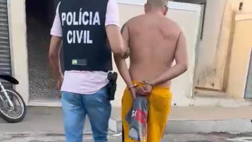 Imagem 1 -  Suspeito de integrar organização criminosa é preso por tráfico, em Luís Gomes. O homem, de 37 anos, foi preso nesta quarta-feira (29), por força de um mandado de prisão preventiva por tráfico de drogas e posse de arma de fogo. De acordo com o delegado Hércules Freitas, o suspeito já havia sido preso em abril, juntamente com outras 2 pessoas, no âmbito de uma operação de combate ao tráfico de drogas na cidade, mas acabou solto no mês de julho. Com o avanço das investigações, um novo mandado de prisão foi expedido contra ele, para garantia da ordem pública.