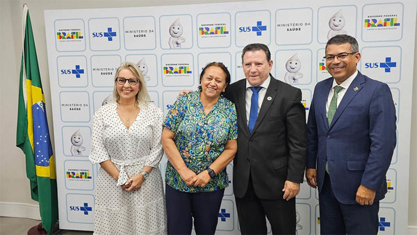 Imagem 1 - MS anuncia aumento do custeio dos serviços de média e alta complexidade no RN. Segundo a pasta, serão R$ 97 milhões em recursos, com o objetivo de fortalecer os serviços de hospitais e ambulatórios dos municípios e da Secretaria Estadual de Saúde Pública (Sesap). Segundo a governadora Fátima Bezerra, o reajuste do teto de pagamento terá um impacto direto na saúde potiguar, abrangendo especialidades como pediatria, ortopedia, cardiologia, oncologia, neurologia, psiquiatria, ginecologia e oftalmologia, entre outras. Imagem 1 - MS anuncia aumento do custeio dos serviços de média e alta complexidade no RN. Segundo a pasta, serão R$ 97 milhões em recursos, com o objetivo de fortalecer os serviços de hospitais e ambulatórios dos municípios e da Secretaria Estadual de Saúde Pública (Sesap). Segundo a governadora Fátima Bezerra, o reajuste do teto de pagamento terá um impacto direto na saúde potiguar, abrangendo especialidades como pediatria, ortopedia, cardiologia, oncologia, neurologia, psiquiatria, ginecologia e oftalmologia, entre outras.