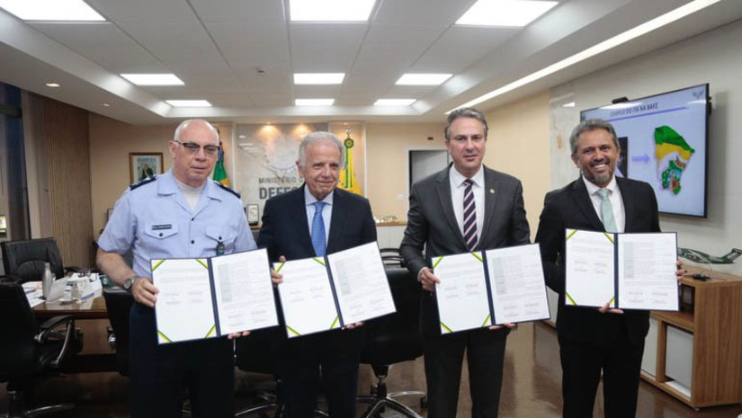 Imagem 1 - Acordo de Cooperação Técnica para implantação do ITA no Ceará é assinado. O documento define as informações preliminares para elaboração do Convênio entre o MEC, o Ministério da Defesa (MD) e o governo do Ceará. O intuito é executar a manutenção e a reforma das estruturas físicas disponíveis na região, bem como a construção da infraestrutura necessária para o funcionamento do campus do Instituto Tecnológico de Aeronáutica (ITA) na Base Aérea de Fortaleza. Imagem 1 - Acordo de Cooperação Técnica para implantação do ITA no Ceará é assinado. O documento define as informações preliminares para elaboração do Convênio entre o MEC, o Ministério da Defesa (MD) e o governo do Ceará. O intuito é executar a manutenção e a reforma das estruturas físicas disponíveis na região, bem como a construção da infraestrutura necessária para o funcionamento do campus do Instituto Tecnológico de Aeronáutica (ITA) na Base Aérea de Fortaleza.