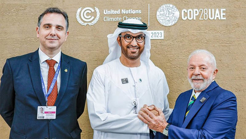 Imagem 1 -  Pacheco diz que Brasil será “potência global em economia verde e transição energética”. O presidente do Senado está participando da comitiva oficial do país à conferência do clima da Organização das Nações Unidas (ONU). A COP 28 acontece em Dubai, nos Emirados Árabes. Rodrigo Pacheco disse que os Poderes Executivo e Legislativo “estão unidos no propósito da preservação ambiental”.