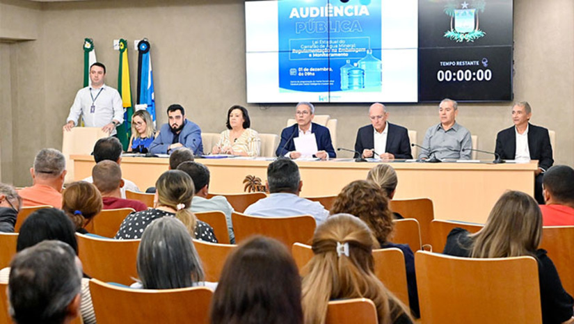 Imagem 1 - A iniciativa partiu da Frente Parlamentar Estadual para Gestão Inteligente e Sustentável, sob sugestão do deputado estadual Hermano Morais (PV), que realizou Audiência Pública nesta sexta-feira, dia 1, para discutir o assunto na Assembléia Legislativa do RN.. Após o encontro, o parlamentar anunciou que deverá apresentar na próxima semana um Projeto de Lei para regulamentar o setor. Foto: João Gilberto Imagem 1 - A iniciativa partiu da Frente Parlamentar Estadual para Gestão Inteligente e Sustentável, sob sugestão do deputado estadual Hermano Morais (PV), que realizou Audiência Pública nesta sexta-feira, dia 1, para discutir o assunto na Assembléia Legislativa do RN.. Após o encontro, o parlamentar anunciou que deverá apresentar na próxima semana um Projeto de Lei para regulamentar o setor. Foto: João Gilberto