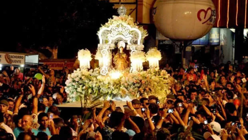 Imagem 1 - Câmara aprova PL para tornar andor de Santa Luzia patrimônio de Mossoró. O projeto, de autoria do vereador Lawrence Amorim, foi aprovado por unanimidade, nesta terça-feira (5). A iniciativa reconhece o andor que dá suporte à imagem da padroeira, durante a procissão de encerramento dos festejos a ela alusivos, como patrimônio religioso e cultural, de natureza imaterial, de Mossoró. Imagem 1 - Câmara aprova PL para tornar andor de Santa Luzia patrimônio de Mossoró. O projeto, de autoria do vereador Lawrence Amorim, foi aprovado por unanimidade, nesta terça-feira (5). A iniciativa reconhece o andor que dá suporte à imagem da padroeira, durante a procissão de encerramento dos festejos a ela alusivos, como patrimônio religioso e cultural, de natureza imaterial, de Mossoró.