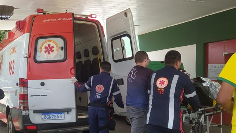 Imagem 1 - Sindicato fala que estão em greve, apesar de as escalas de serviço do Pronto Socorro e na UTI do Hospital Regional Tarcísio Maia estarem completas. Dr. Geraldo Ferreira, presidente do SINMED reclama que falta pagar aos médicos que trabalham na UTI e a todos referente ao mes de agosto. Sobre os demais valores, espera negociação por parte do Governo do Estado. Imagem 1 - Sindicato fala que estão em greve, apesar de as escalas de serviço do Pronto Socorro e na UTI do Hospital Regional Tarcísio Maia estarem completas. Dr. Geraldo Ferreira, presidente do SINMED reclama que falta pagar aos médicos que trabalham na UTI e a todos referente ao mes de agosto. Sobre os demais valores, espera negociação por parte do Governo do Estado.