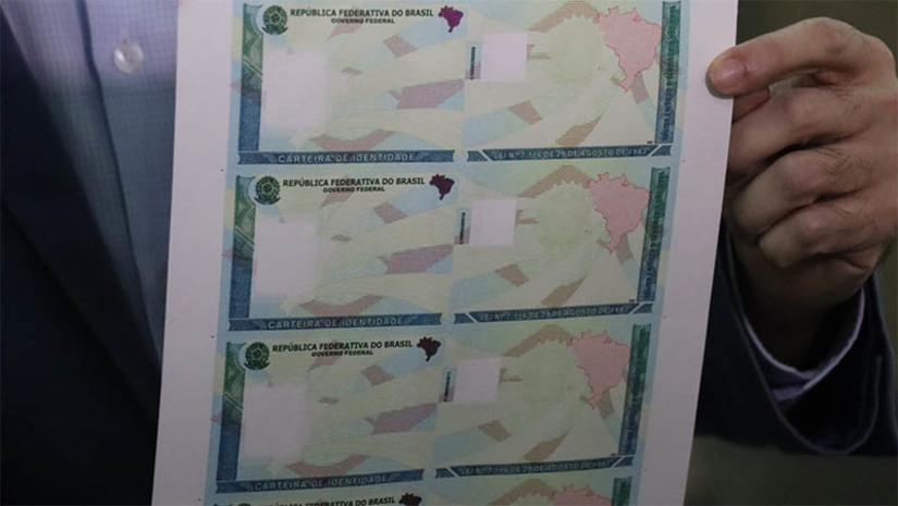 Imagem 1 -  Itep/RN começa emitir a Nova Carteira de Identidade Nacional. A CIN substituirá o atual modelo da identidade e contará apenas com o CPF como número de registro nacional de cada cidadão. O agendamento pode ser feito por meio do site do Itep. "Às 8h a gente abre o agendamento para o dia seguinte. Se o cidadão quer fazer [o agendamento] para amanhã, ele abre hoje, escolhe sua Central de preferência e no outro dia pode ir lá no horário marcado para ser atendido", explicou o perito criminal Pedro Meira.