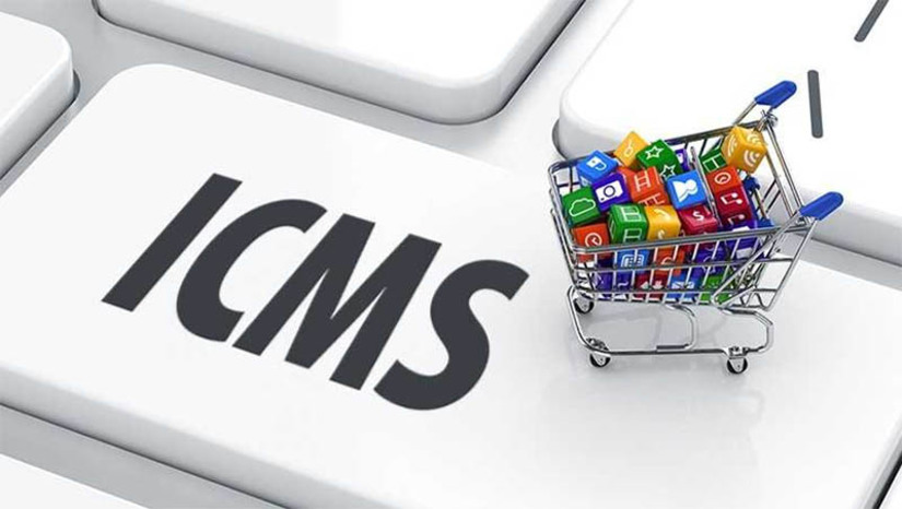   [COLUNA ESPLANADA] Relator da Medida Provisória (MP 1.185/ 2023), que muda as regras de subvenções do ICMS, o deputado federal Luiz Fernando Faria (PSD-MG) posiciona à Coluna que não vai ceder à pressão de colegas para que sejam incluídos “jabutis” (no jargão legislativo) na matéria para destinar parte dos recursos para emendas parlamentares. O movimento estaria sendo encabeçado pelo próprio presidente da Câmara, Arthur Lira (PP-AL). “Não vou ceder”, afirma Luiz Fernando, que apresentou seu parecer nesta quarta, 13. Após a leitura do relatório na comissão mista, foi concedida vista coletiva aos parlamentares. O Governo estima que a nova regra tem potencial para gerar uma arrecadação de R$ 137 bilhões em quatro anos - R$ 35 bilhões em 2024. Já em vigor, a MP precisa ser aprovada pela Câmara os Deputados e pelo Senado Federal para não “caducar” no dia 8 de fevereiro de 2024.