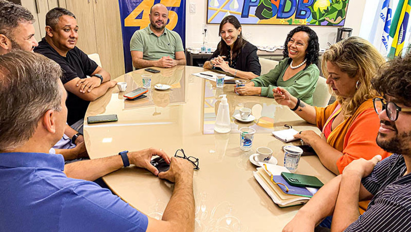   PSDB inicia conversas com pré-candidatos e Natália mostra interesse. Os tucanos iniciaram as conversas e vão ouvir todos os nomes interessados no apoio do PSDB na disputa pela prefeitura de Natal. Natália Bonavides, nome do PT para o cargo, foi recebida nesta sexta-feira (15). “Recebemos Natália Bonavides, como também vamos receber os demais. Colocamos que a prioridade e será o melhor projeto que o partido entender que colabora com Natal. Estamos fortalecendo a nominata do PSDB e também devemos ouvir todos”, comentou Klaus Araújo, presidente do PSDB de Natal.