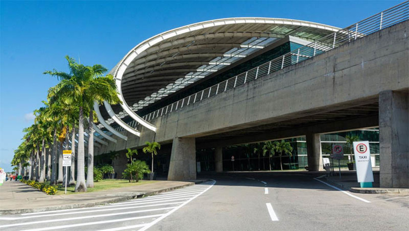 Imagem 1 - PL para viabilizar a relicitação do Aeroporto Aluízio Alves deve ser votado esta semana. Nesta terça-feira (19), a governadora Fátima Bezerra se reuniu com o ministro Silvio Costa, dos Portos e Aeroportos, para acompanhar as tratativas relacionadas à aprovação do Projeto de Lei do Congresso Nacional 39/23. Segundo a gestora, o projeto permite a abertura de crédito suplementar para o atendimento de despesas de administração do Ministério dos Portos e Aeroportos. O dinheiro será utilizado para a indenização da atual concessionária do terminal potiguar, a Inframérica. Imagem 1 - PL para viabilizar a relicitação do Aeroporto Aluízio Alves deve ser votado esta semana. Nesta terça-feira (19), a governadora Fátima Bezerra se reuniu com o ministro Silvio Costa, dos Portos e Aeroportos, para acompanhar as tratativas relacionadas à aprovação do Projeto de Lei do Congresso Nacional 39/23. Segundo a gestora, o projeto permite a abertura de crédito suplementar para o atendimento de despesas de administração do Ministério dos Portos e Aeroportos. O dinheiro será utilizado para a indenização da atual concessionária do terminal potiguar, a Inframérica.
