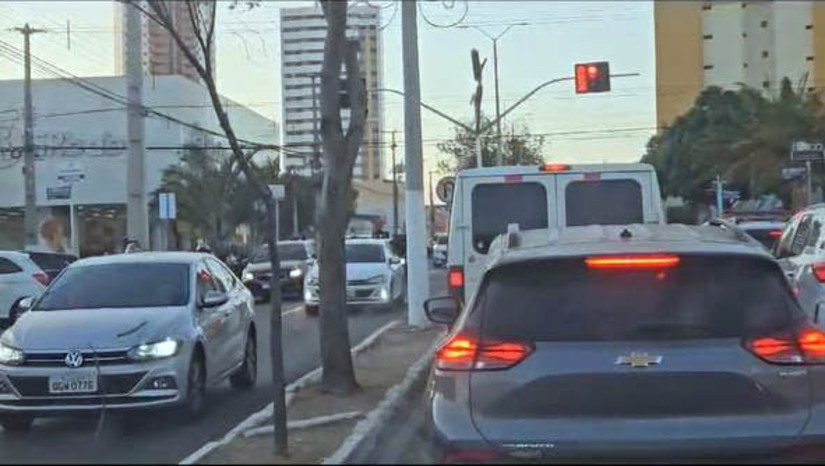 Imagem 1 - Calendário de Licenciamento de Veículos do RN para 2024 começa em fevereiro. Devem pagar o licenciamento anual até fevereiro os veículos com placas finais 1 e 2. O valor do tributo não sofreu reajuste e permanece o mesmo cobrado desde 2019, sendo R$ 90,00, independente do ano ou modelo do veículo. A taxa alcança toda a frota de veículos do Rio Grande do Norte (1.546.000). Imagem 1 - Calendário de Licenciamento de Veículos do RN para 2024 começa em fevereiro. Devem pagar o licenciamento anual até fevereiro os veículos com placas finais 1 e 2. O valor do tributo não sofreu reajuste e permanece o mesmo cobrado desde 2019, sendo R$ 90,00, independente do ano ou modelo do veículo. A taxa alcança toda a frota de veículos do Rio Grande do Norte (1.546.000).