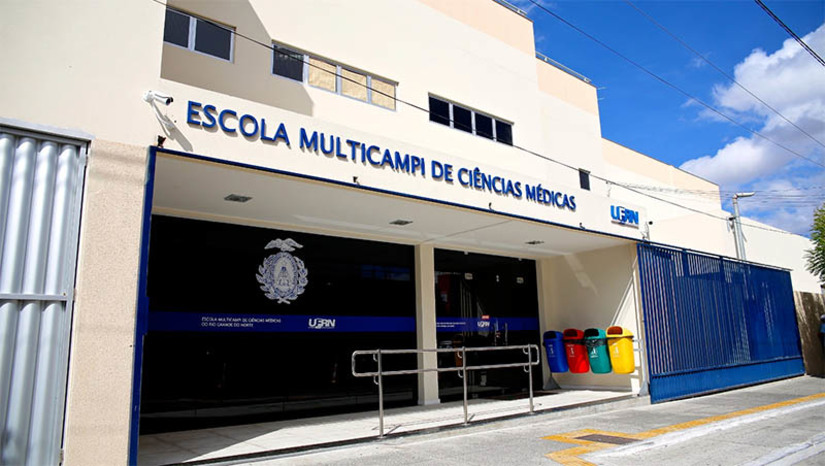 Imagem 1 - UFRN confirma mais 10 vagas em 2024 no curso de medicina em Caicó. É esperado que sejam implementadas 30 vagas para 2025, a depender do Ministério da Educação (MEC) e de pactuações com os serviços de saúde da região. O incremento se dará com o Sistema de Seleção Unificada (SiSU), no qual os candidatos poderão concorrer utilizando a nota obtida no Exame Nacional do Ensino Médio (Enem). Imagem 1 - UFRN confirma mais 10 vagas em 2024 no curso de medicina em Caicó. É esperado que sejam implementadas 30 vagas para 2025, a depender do Ministério da Educação (MEC) e de pactuações com os serviços de saúde da região. O incremento se dará com o Sistema de Seleção Unificada (SiSU), no qual os candidatos poderão concorrer utilizando a nota obtida no Exame Nacional do Ensino Médio (Enem).
