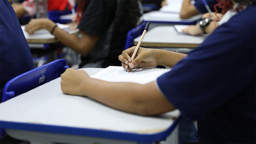 Imagem 1 - RN tem 274 estudantes, 7 professores e 6 escolas estaduais premiadas na OBMEP. Realizada pelo IMPA (Instituto de Matemática Pura e Aplicada), a 18ª Olimpíada Brasileira de Matemática das Escolas Públicas reuniu mais de 18,3 milhões de estudantes dos ensinos Fundamental e Médio de todo o país. A iniciativa é a maior competição científica do país e alcançou 99,78% dos municípios brasileiros e mais de 55 mil escolas nesta edição. Imagem 1 - RN tem 274 estudantes, 7 professores e 6 escolas estaduais premiadas na OBMEP. Realizada pelo IMPA (Instituto de Matemática Pura e Aplicada), a 18ª Olimpíada Brasileira de Matemática das Escolas Públicas reuniu mais de 18,3 milhões de estudantes dos ensinos Fundamental e Médio de todo o país. A iniciativa é a maior competição científica do país e alcançou 99,78% dos municípios brasileiros e mais de 55 mil escolas nesta edição.