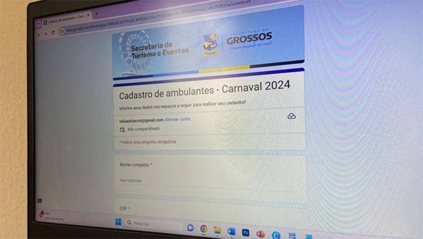 Imagem 1 -  De acordo com a secretaria municipal de Turismo e Eventos, Geniffa Alves, o cadastro irá servir para se ter uma base de quantos ambulantes irão trabalhar no evento e a estrutura necessária para acomodá-los durante os dias de festa. Para se cadastrar, o ambulante deve acessar o link disponível na Bio do instagram da prefeitura de Grossos e informar: Nome completo, CPF, RG, endereço, telefone e o que pretende vender. Vale ressaltar que as inscrições não serão prorrogadas. O carnaval de Grossos acontece de 09 a 14 de fevereiro e contará com grandes atrações como Grafith, Thiago Freitas, Papazoni, Cavalheiros, Dodô Pressão e Muny Santos.