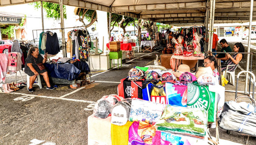 Imagem 1 - O processo de realocação dos ambulantes instalados na Praça da Independência e na rua Bezerra Mendes, no entorno do Mercado Central é para a Prefeitura de Mossoró construir o Centro Comercial, num investimento de R$ 10,3 milhões. Vendedores ambulantes enaltecem que a transferência foi feito com diálogo e planejamento. “A organização está muito boa”, dia Luzia Neves. Foto: Wilson Moreno (Secom/PMM) Imagem 1 - O processo de realocação dos ambulantes instalados na Praça da Independência e na rua Bezerra Mendes, no entorno do Mercado Central é para a Prefeitura de Mossoró construir o Centro Comercial, num investimento de R$ 10,3 milhões. Vendedores ambulantes enaltecem que a transferência foi feito com diálogo e planejamento. “A organização está muito boa”, dia Luzia Neves. Foto: Wilson Moreno (Secom/PMM)